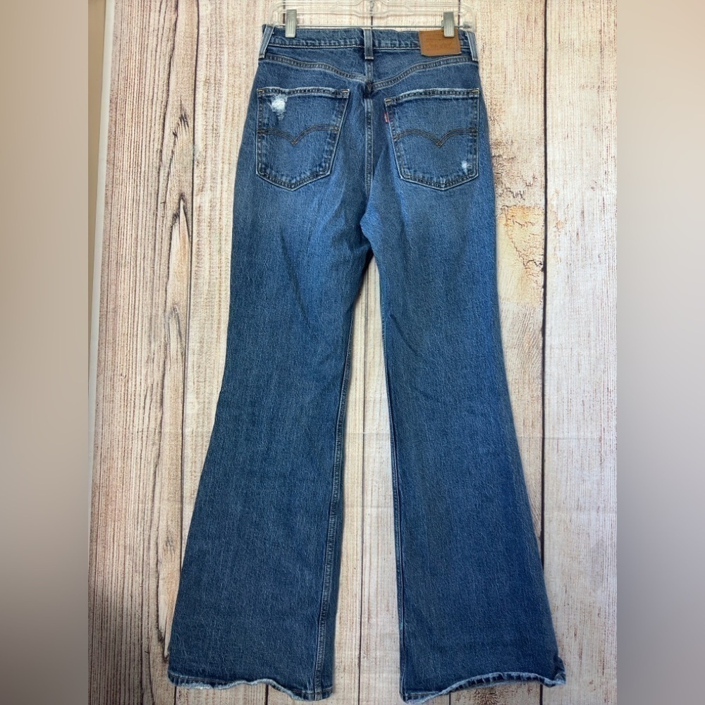 Levis Womens 70s Flare Legs distressed jeans size 28 - Picture 2 of 10